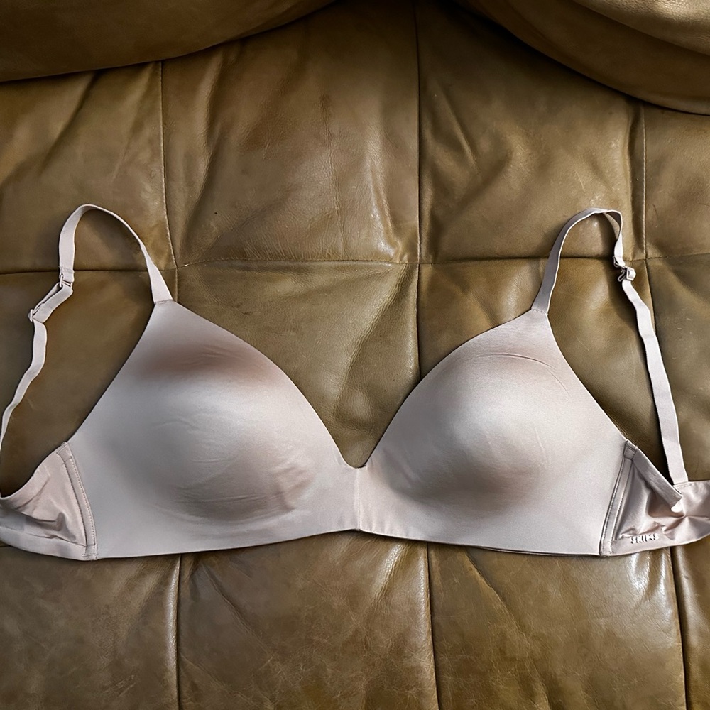Skims Wireless T Shirt Bra